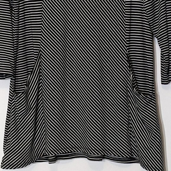 CHICO'S Black w White Stripes Long Flared Knit Tunic Dress w Pockets; Size 12 - Picture 5 of 6